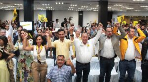 Los líderes del PRD respaldan la candidatura de Carlos Martínez Amador para el puesto de gobernador de Puebla en 2024